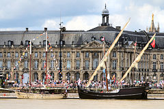 Voiliers Vera Cruz et Sinbad pour la Fête du Vin à Bordeaux | Photo Bernard Tocheport